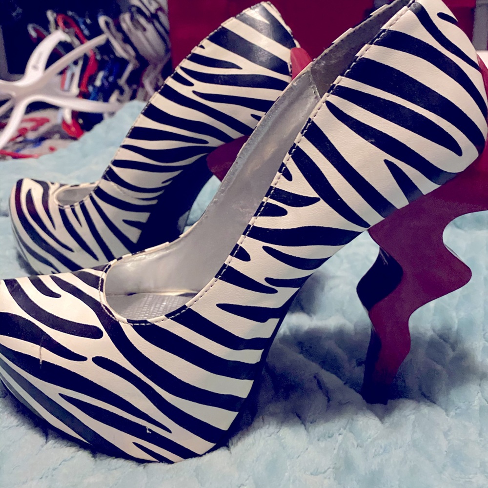 Get outta hheaaa!! These are a must if u dare!!